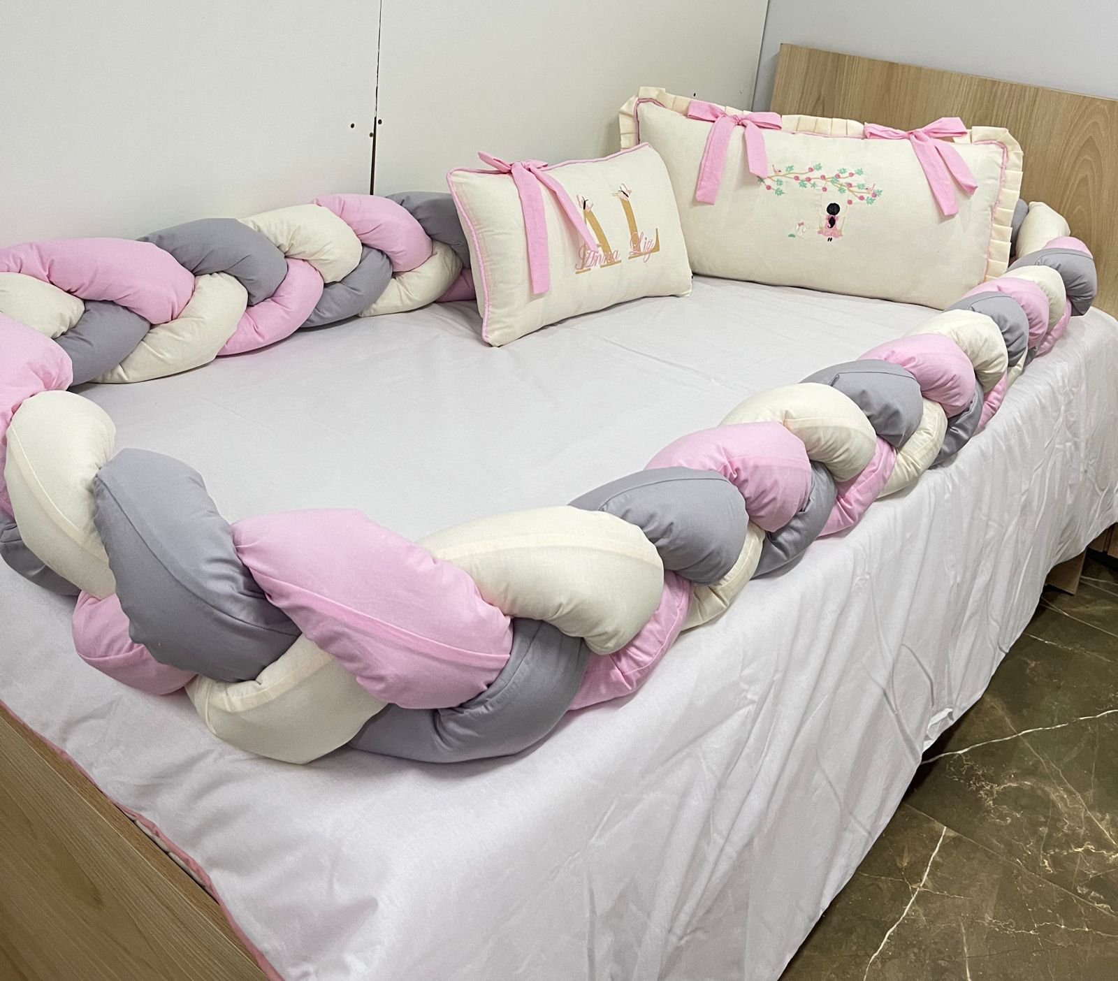 265b045e-426d-4a8d-882f-3750643f1dfb